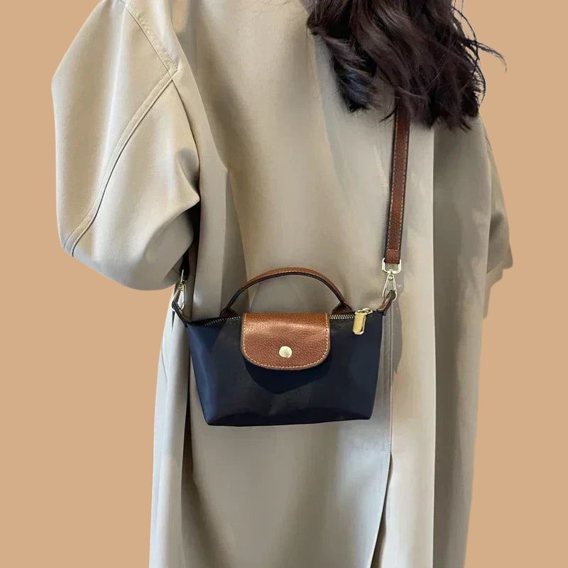 Women’s Compact Crossbody Bag with Adjustable Strap and Zip Closure