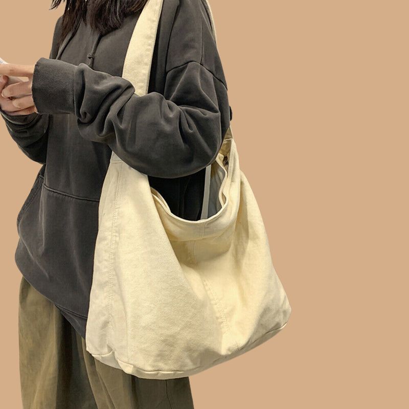 Women’s Crossbody Bag with Adjustable Strap and Zip Closure