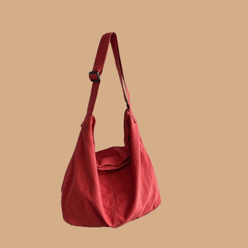 Women’s Crossbody Bag with Adjustable Strap and Zip Closure