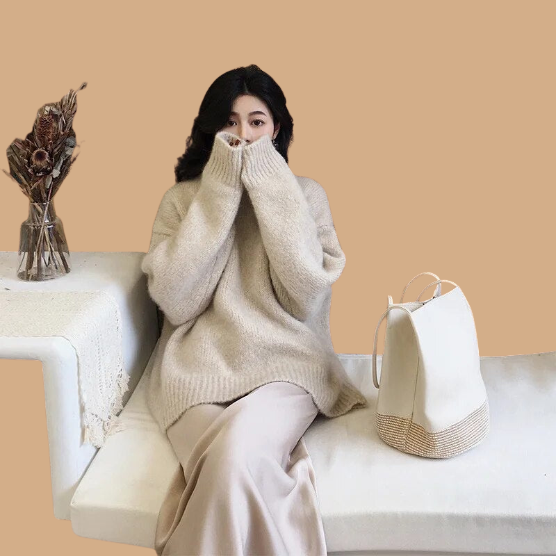 Women’s Oversized Knit Jumper with Chunky Knit and Ribbed Cuffs