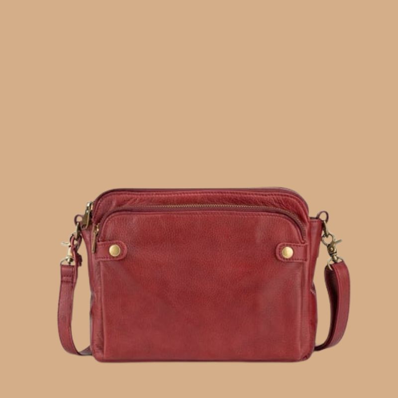 Women’s Shoulder Bag with Chain Strap and Magnetic Fastening