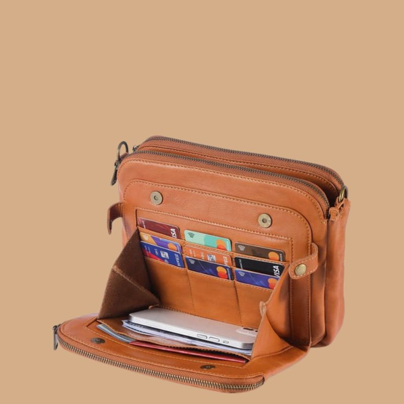 Women’s Shoulder Bag with Chain Strap and Magnetic Fastening