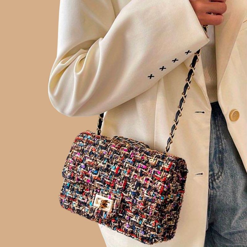 Women’s Shoulder Bag with Quilted Exterior and Chain Strap