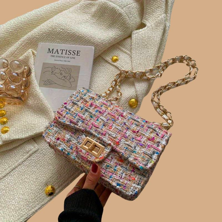 Women’s Shoulder Bag with Quilted Exterior and Chain Strap